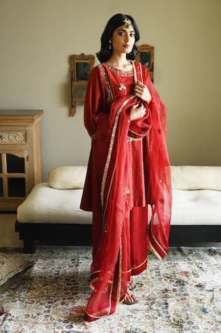 Shorshe Clothing Shiuli Organza Embroidered Dupatta 