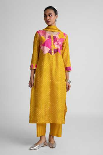 Naina Jain Printed Mirror Embroidered Kurta Set With Dupatta 
