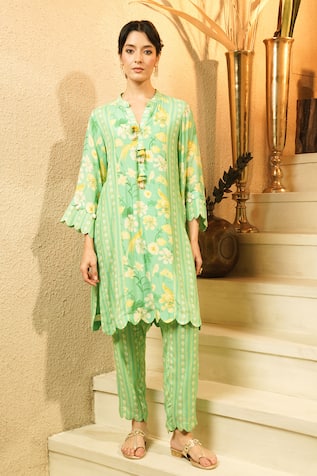 Surabhi Arya Floral & Striped Printed Scalloped Kurta Set 