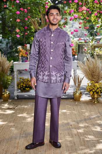 Philocaly Vanya Geometric Embroidered Bundi Kurta Set 