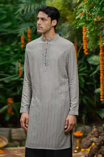 Philocaly Roohani Embroidered Kurta 