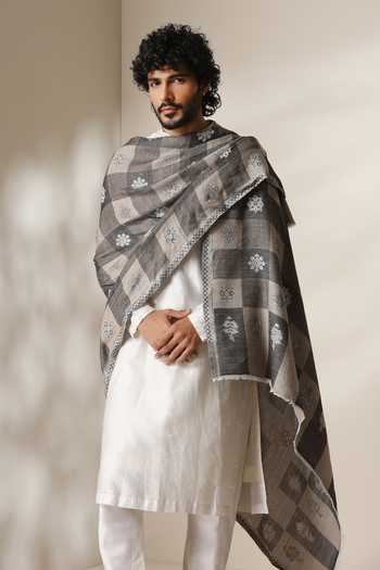Dusala Checkered Floral Pattern Shawl 