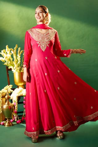 Samyukta Singhania Embroidered V-Neck Anarkali Set 