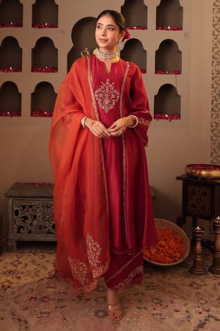 House Of Karmah Ruh E Gul Chanderi Embroidered Kurta Set 