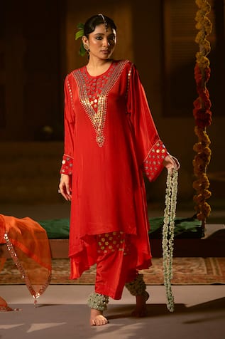 Prahnaaya Ramani Asymmetric Kurta With Salwar 