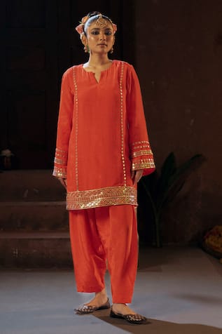 Prahnaaya Ramani Embroidered Kurta & Salwar Set 