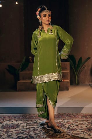 Prahnaaya Sunira Embroidered Kurta & Skirt Set 