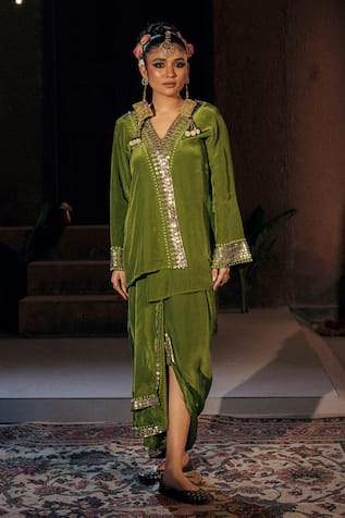 Prahnaaya Sunira Embroidered Jacket Tunic With Skirt 
