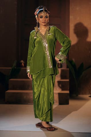 Prahnaaya Sunira Embroidered Jacket Tunic With Skirt 
