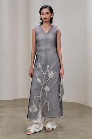 The Right Cut Stemline Floral Applique Midi Dress 