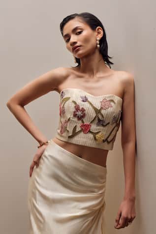 The Right Cut Fleur Floral Embroidered Crop Top 