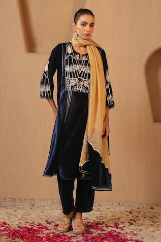 Nero India Crush Tissue Gota Scallop Dupatta 