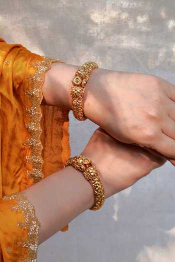 Prestones Carved Head Nakshi Work Temple Kada Bangles 