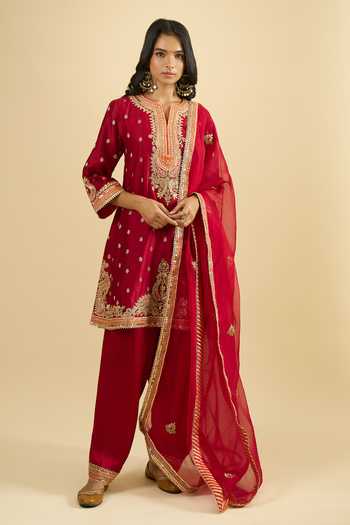 Sheetal Batra Embroidered Kurta Set 