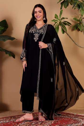 Sonali Methi Hand Embroidered Kurta Pant Set 