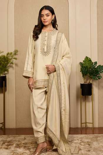 Neha Mehra Hand Embroidered Kurta Set 