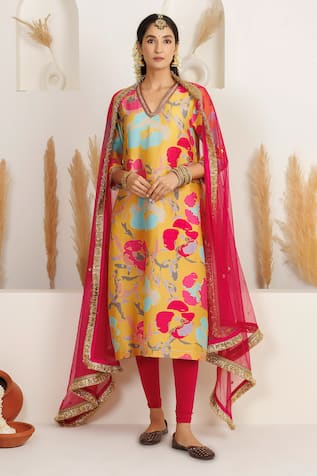 Monika Mathuria Datta Chanderi Gul Printed Kurta Set 