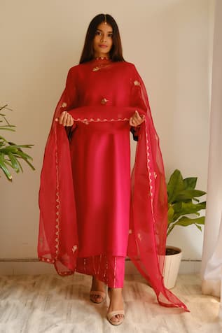 Juanita By Shubhda Resham Zari Embroidered Kurta Set 