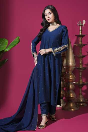 Komal Shah Keri Paisley Motif Hand Embroidered Kurta Set 