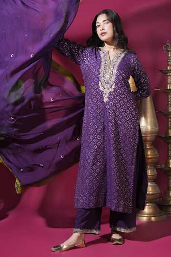 Komal Shah Zari Butta Floral & Chand Embroidered Kurta Set 