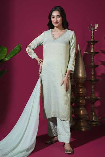 Komal Shah Asopalav Leaf Stripe Hand Embroidered Kurta Set 