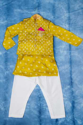 Kirti Agarwal - Pret N Couture Printed Kurta & Bundi Set 