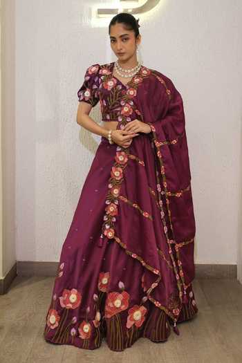 Label Deepshika Agarwal Big Flower Motif Hand Embroidered Lehenga Set 