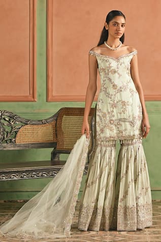 Lashkaraa Embroidered Kurta Set 