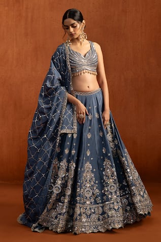 Lashkaraa Embroidered Lehenga Blouse Set 