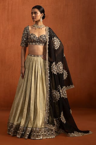 Lashkaraa Embroidered Lehenga Blouse Set 