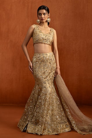 Lashkaraa Embroidered Fishcut Lehenga Set 