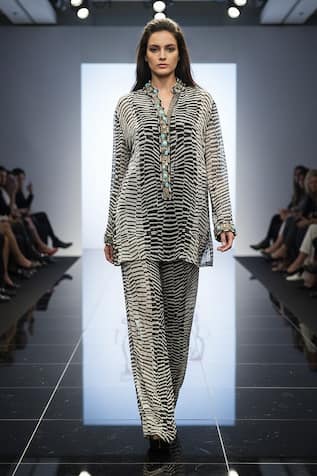 Nikita Mhaisalkar Byzantine Print Short Kurta & Pant Co-ord Set 