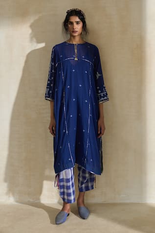 Swatti Kapoor Nancy Handwoven Kurta With Slip 