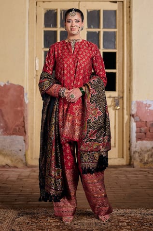 Safaa Muaqbil Floral Pattern Kurta Set 
