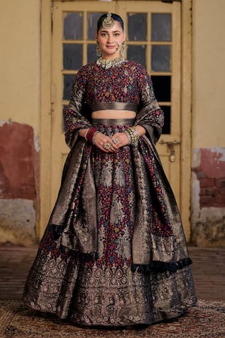 Safaa Dua-E-Khair Kani Paisley Pattern Lehenga Set 