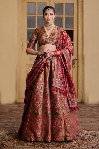 Safaa Shiddhat Kani Paisley Pattern Lehenga Set 