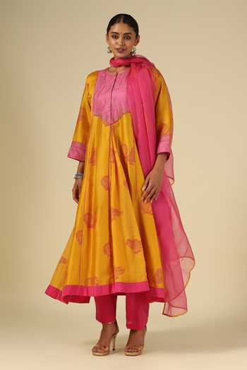 LATHA PUTTANNA Block Print Chanderi Silk Kurta Set 