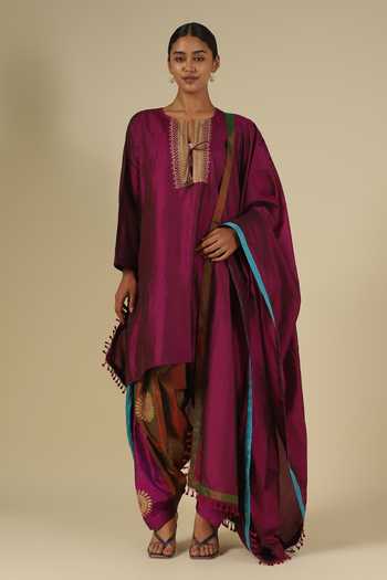 LATHA PUTTANNA Karnataka Silk Embroidered Yoke Kurta Set 