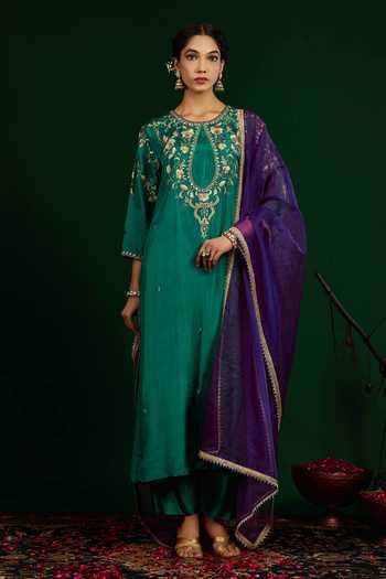 Omana By Ranjana Bothra Gulnaar Embroidered Kurta Set 