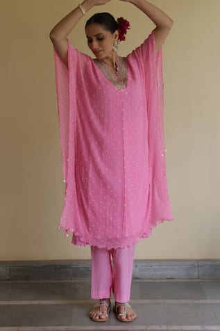 Apeksha Jain Label Kamal Bandhej Kaftan With Pant 