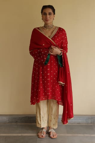 Apeksha Jain Label Bindiya Bandhej Kurta Pant Set 