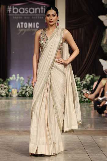 Basanti Kapde aur Koffee Sequinned Blouse & Saree Set 