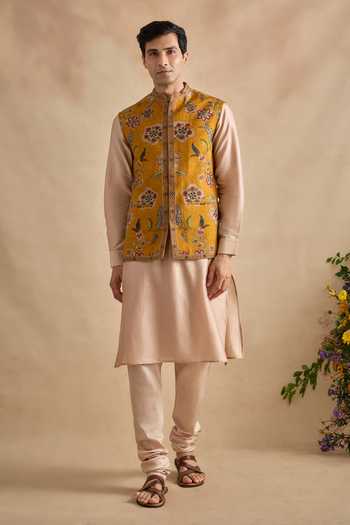 Kalista Floral Pattern Bundi Kurta Set 