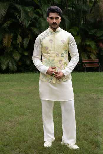 PAARSH Airavat Embroidered Bundi Set 