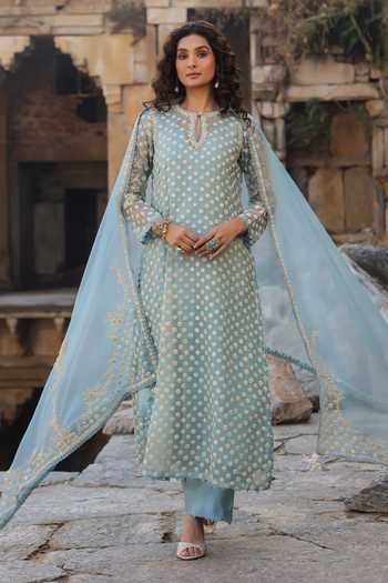 Label Niti Bothra Aari Dori Embroidered Kurta Set 