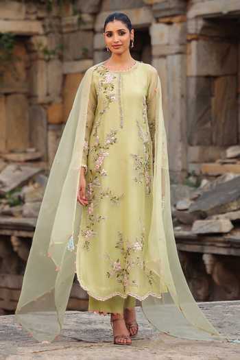 Label Niti Bothra Floral Embroidered Kurta Set 