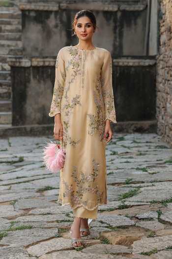 Label Niti Bothra Resham Embroidered Kurta Set 