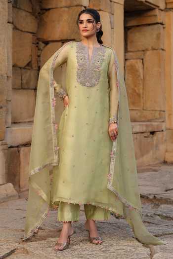 Label Niti Bothra Embroidered Kurta & Pant Set 