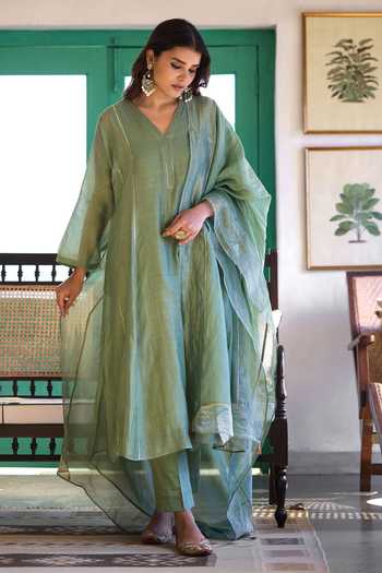 Trendy Tokari Silk Chanderi Hand Embroidered Kurta Set 
