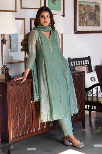 Trendy Tokari Hand Embroidered Kurta Set 